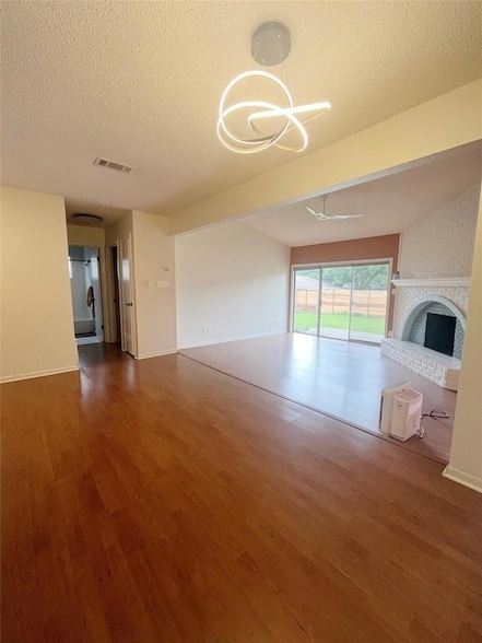 8702 Dawnridge Cir