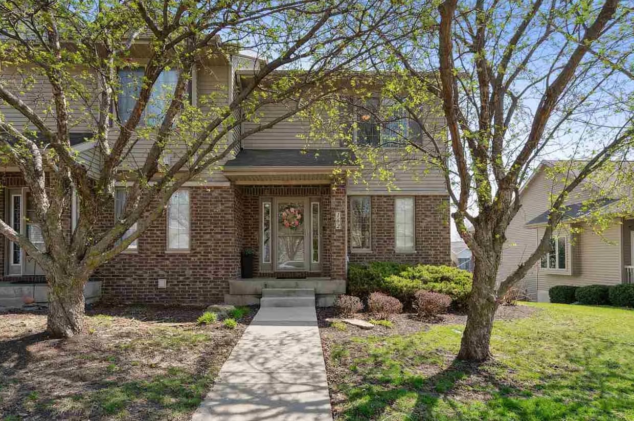 Photo - 162 Broadmoor Ln (Iowa City, IA)