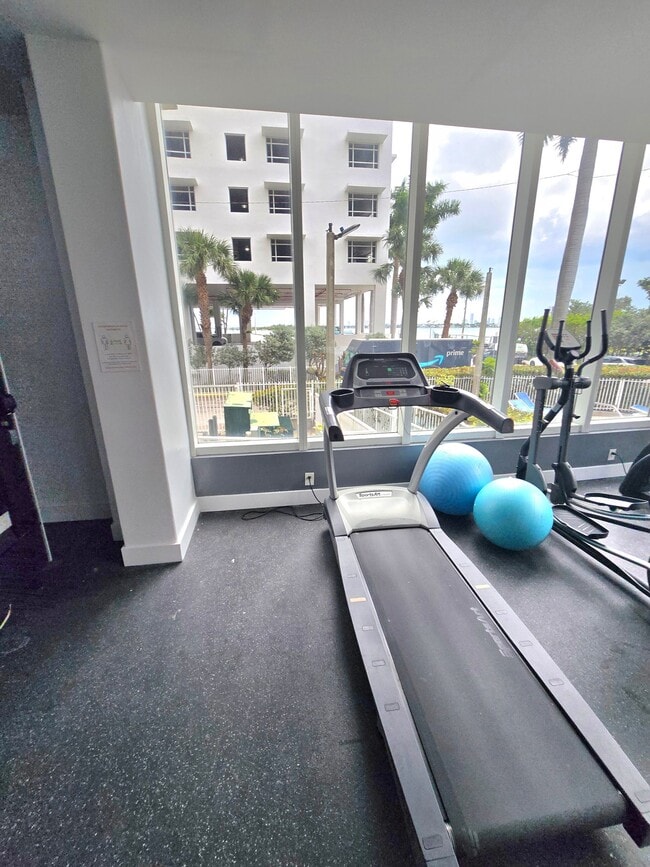 Photo - 615 NE 22nd St