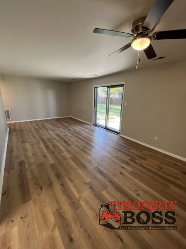 Photo - 7322 Noble St