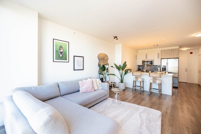 Photo - 350 N Canal St