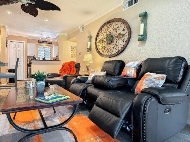 Photo - 12100 Melville Dr Unidad 628