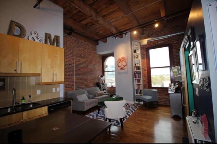 Photo - 150 E Main St Apartment