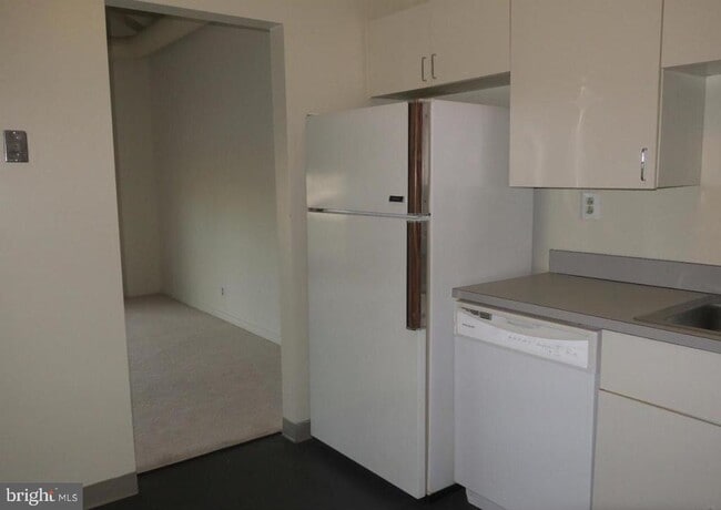 Photo - 3 N Christopher Columbus Blvd Unit 405