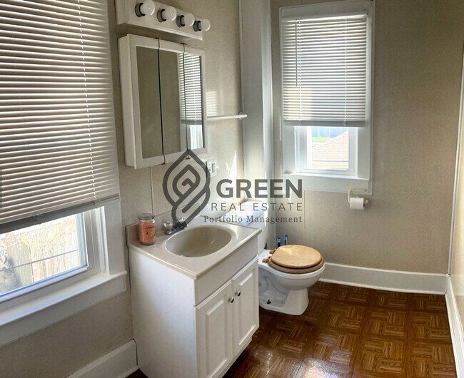 Photo - 196 S Grand Ave Unidad 1/2