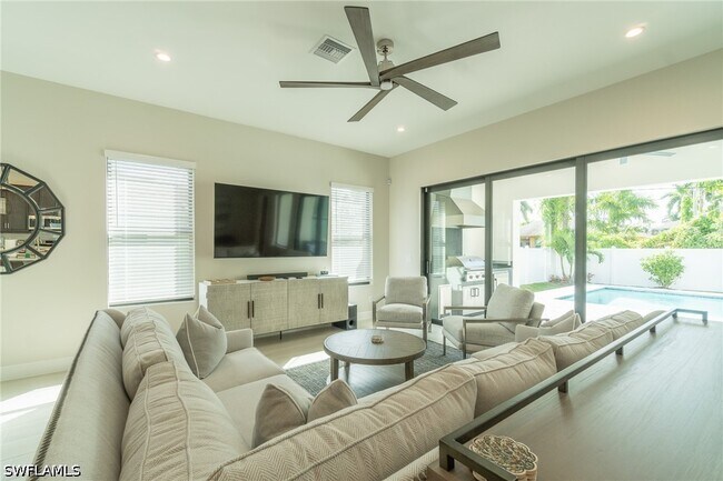 Photo - 822 105th Ave N