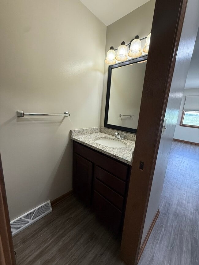 Photo - 153 Spuhler Dr