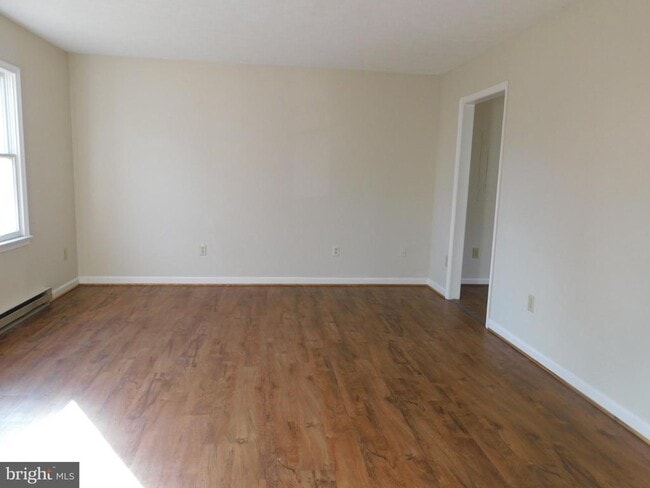 Photo - 106 Astoria Ct