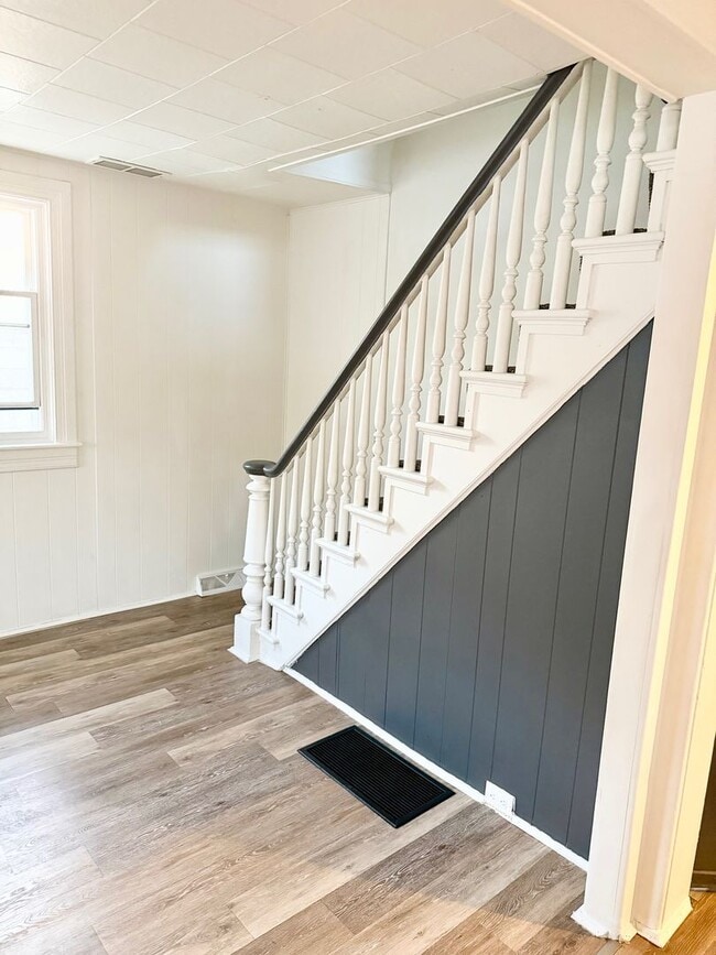 Photo - Cozy 2–3 Bedroom, 1 Bath Home with Garage & Sunroom