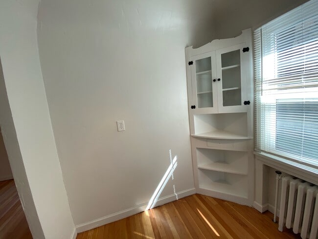 Photo - 2445 Custer Ave