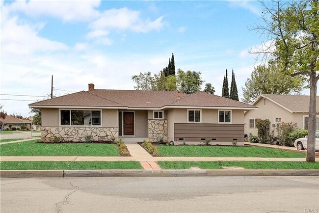 Photo - 1242 E Everett Pl