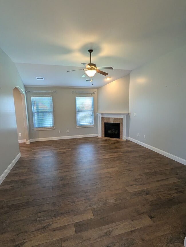 Photo - 3 Bed, 2 Bath Home - Lake Shire Estates