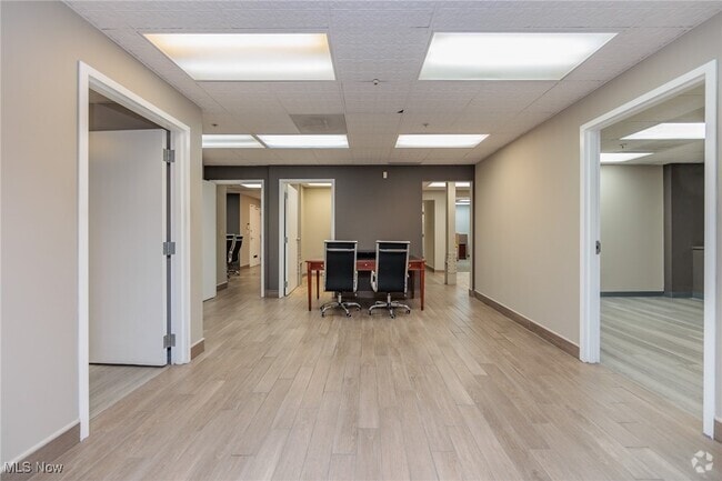 Building Photo - 1360 W 9th St Unit 330 Rental