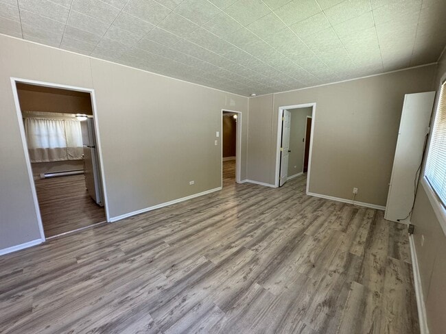 Photo - 2 bed 1 bath house with water,sewer, garbage and lawn care included!