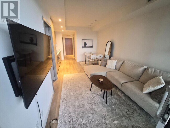 Photo - 27 McMahon Dr Unit 2011