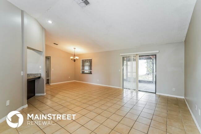 Photo - 1805 Lk Crst Ave