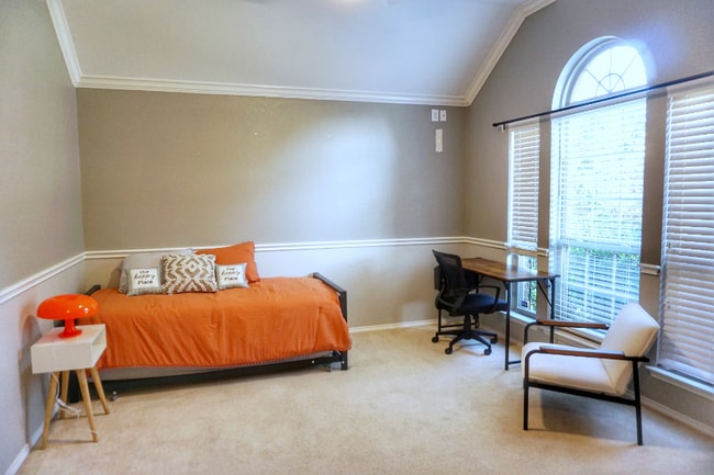 Photo - 9412 Caliente Dr