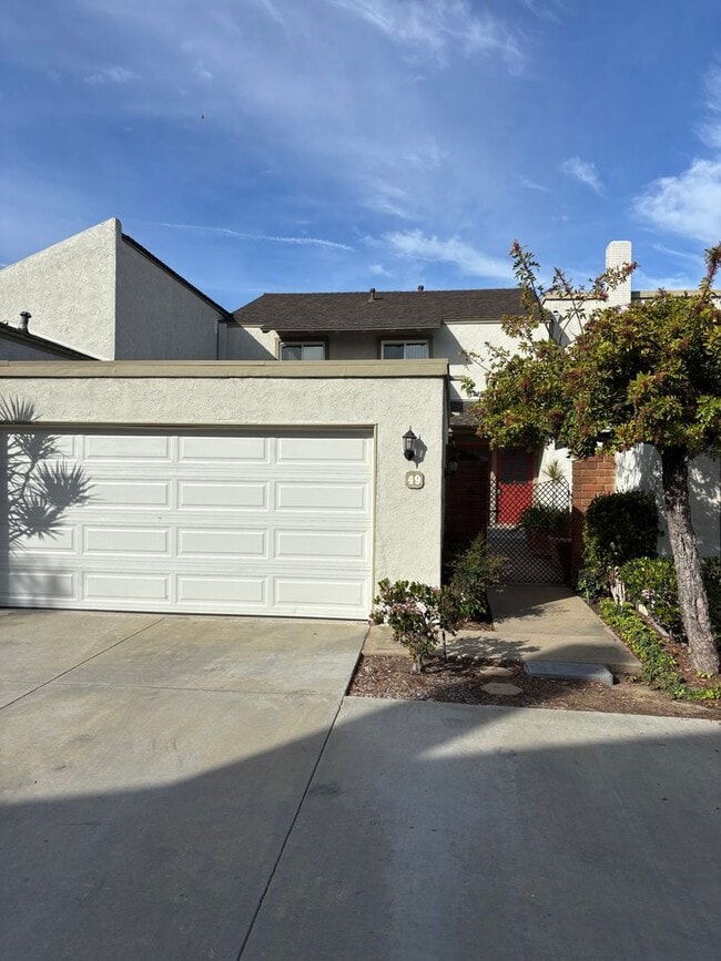 Building Photo - For Lease – Spacious 3 Bedroom Townhome in La Mirada