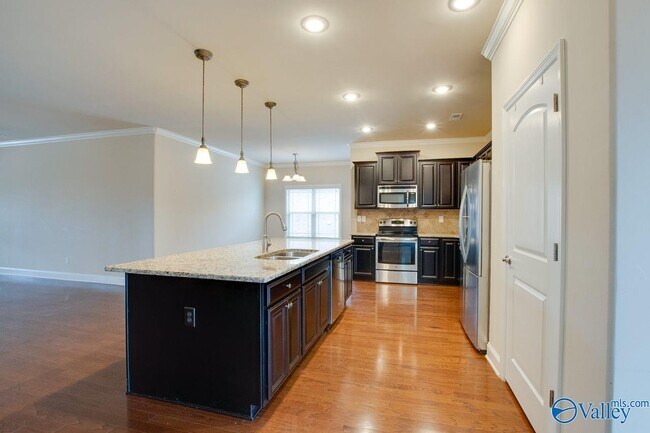 Photo - 407 E Mossyleaf Dr SW