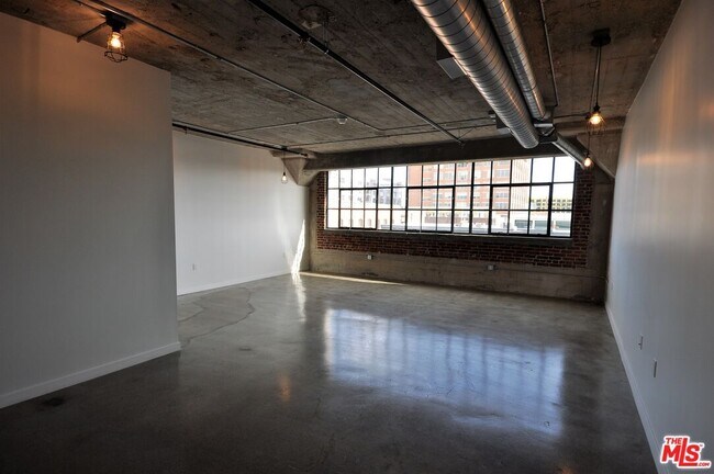 Photo - 691 Mill St Unidad 303