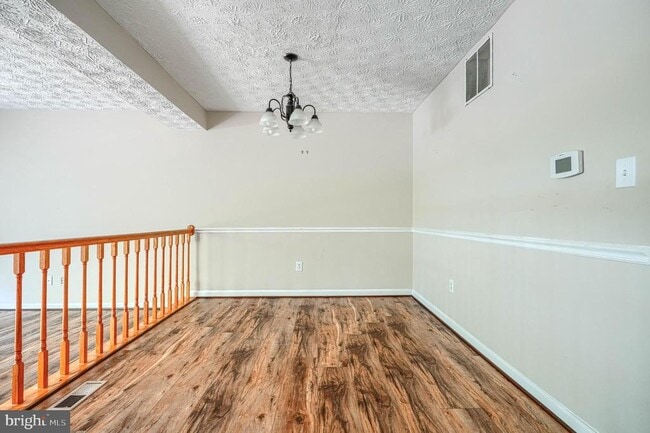 Photo - 43 Oak Crest Ct