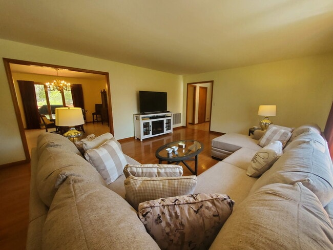 Photo - 302 Westwood Rd