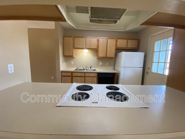 Building Photo - 2639 Nannette Dr Unit 2d