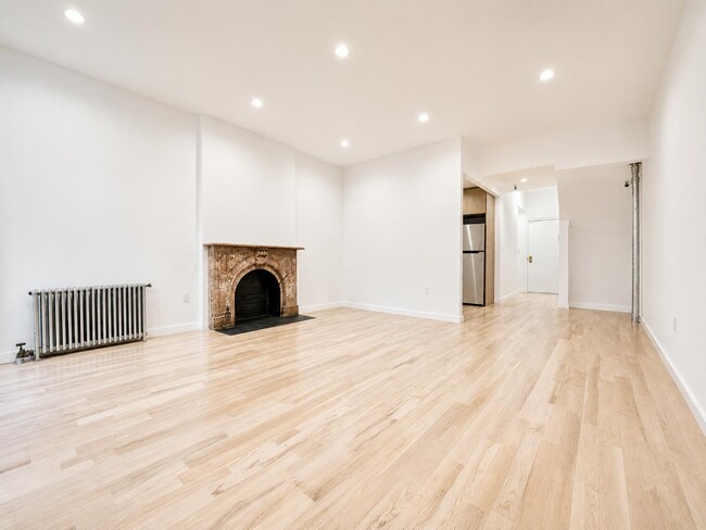 Photo - 54 W 9th St Unidad 1