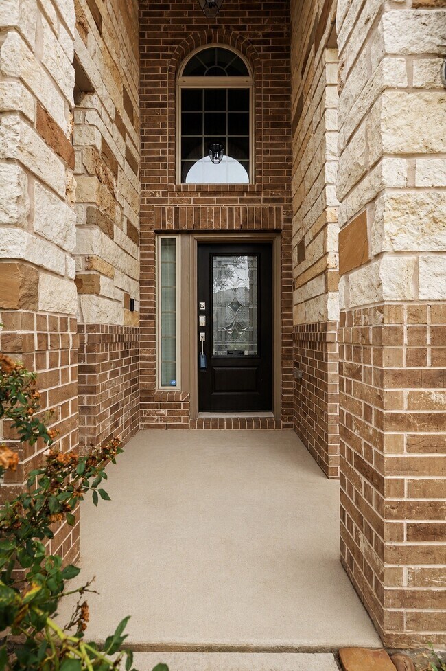 8903 Lost Castle Wy