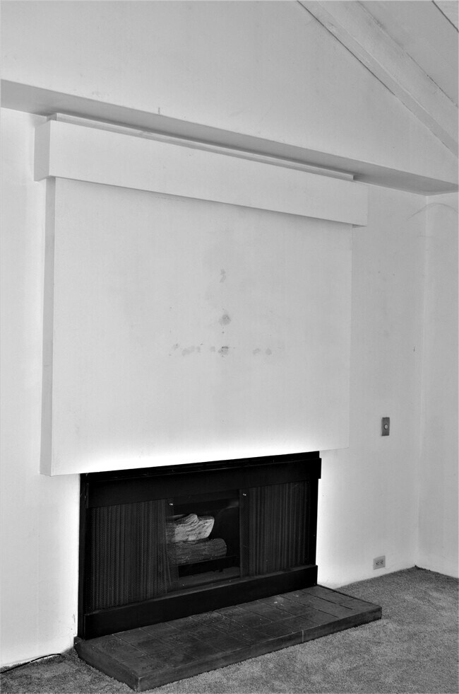 Photo - 724 Woodside Ln E Unidad #4