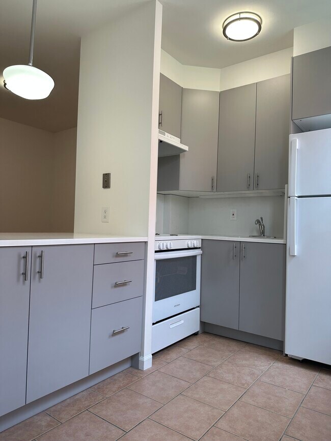 Photo - 1682 George St Unidad George Apt 1