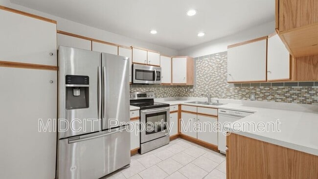 Photo - 1233 Hollyhock Ln