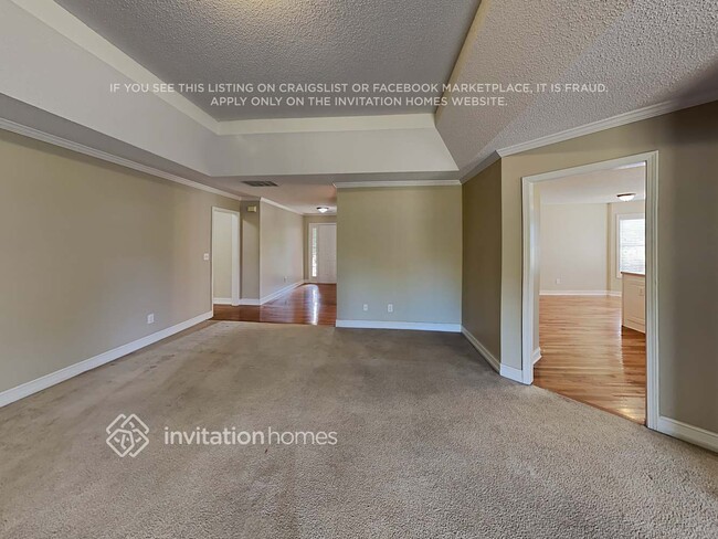 Photo - 1121 Sutton Dr
