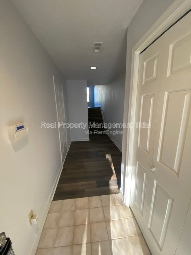 Photo - 610 Guy Ln