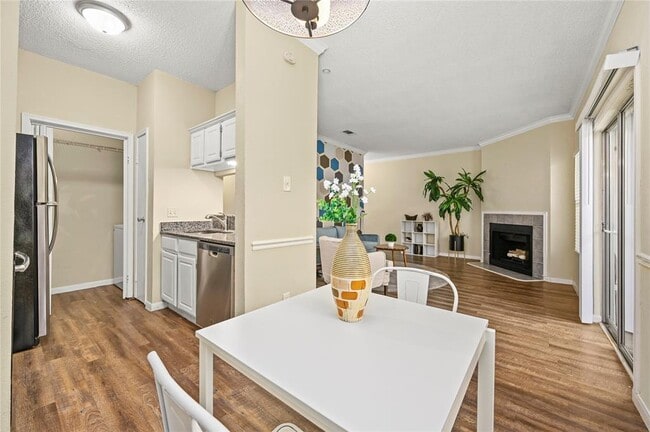 Building Photo - 12166 Metric Blvd Unit 246