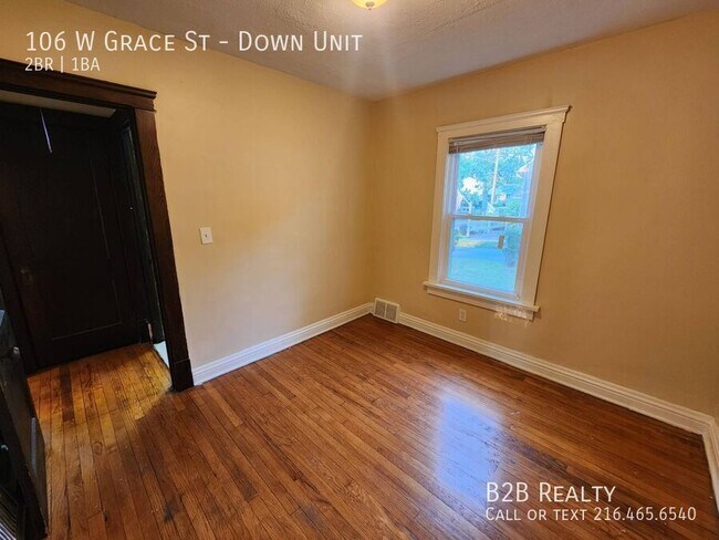 Photo - 106 W Grace St Unidad Down