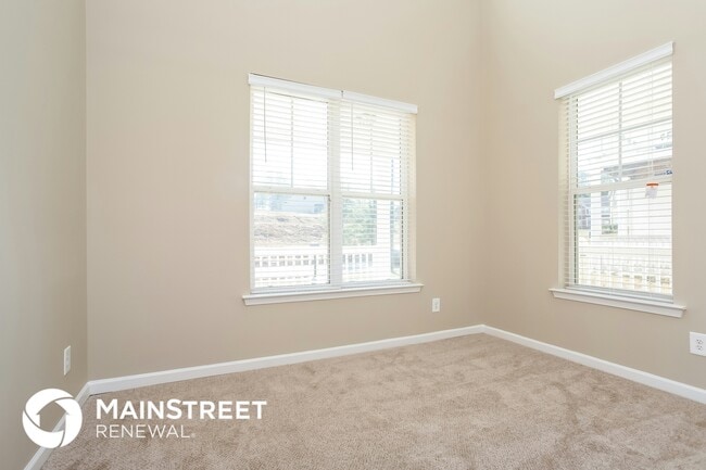 Photo - 4910 Heritage Cir