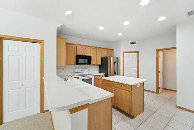 Photo - 277 S 79th St Casa Adosada