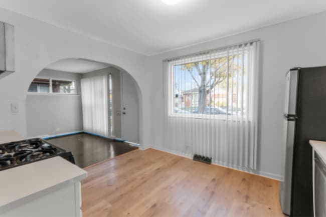 Photo - 8920 S Carpenter St