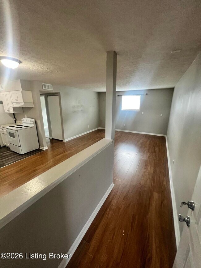 Building Photo - 6500 Hackel Dr Unit 3