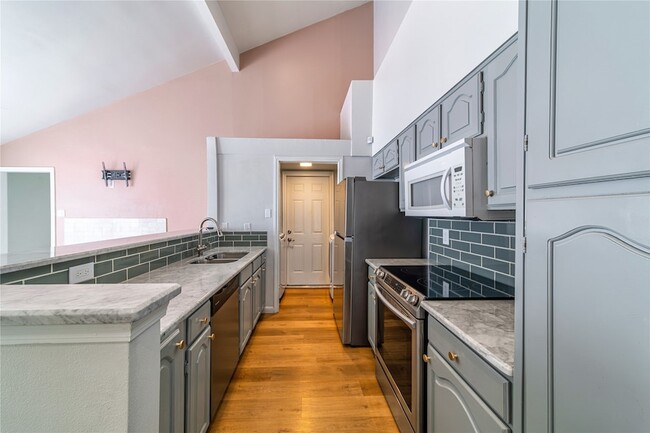 Photo - 6344 Winton St
