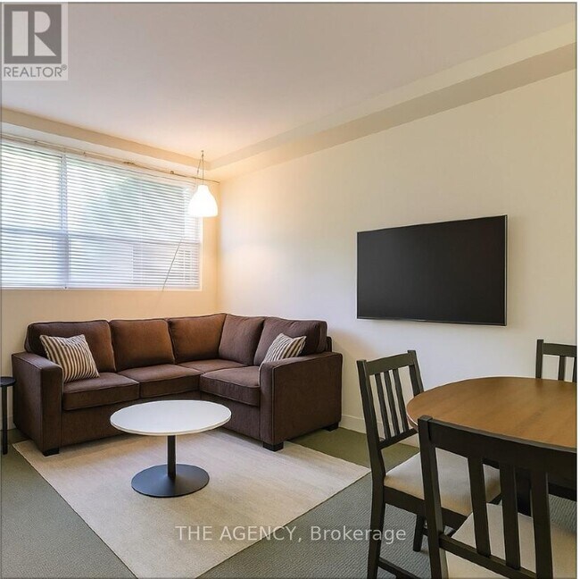 Photo - 75 Keele St Unit 1