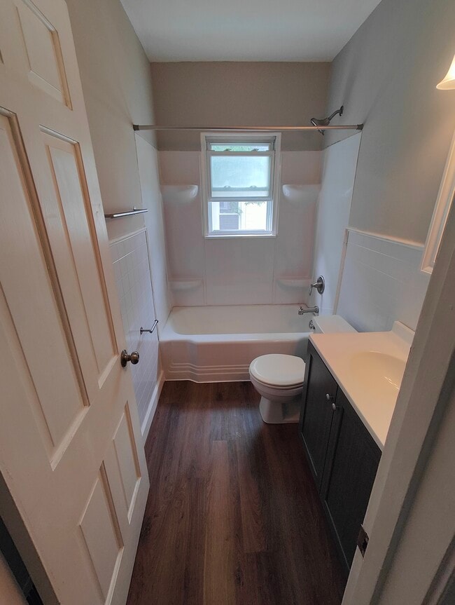 Photo - 1720 Evansdale Ave