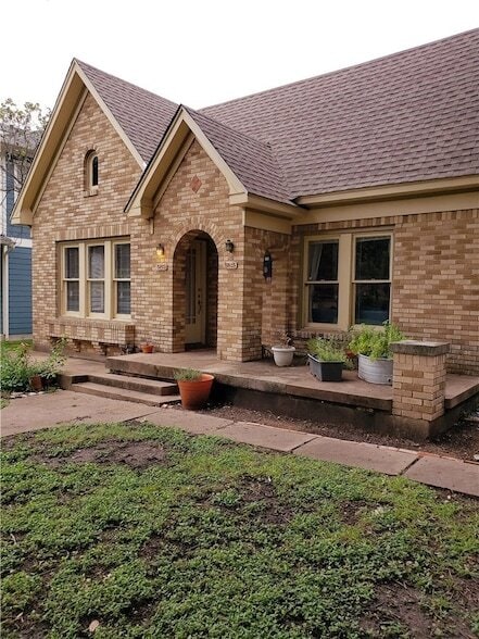Building Photo - 5813 Llano Ave Rental