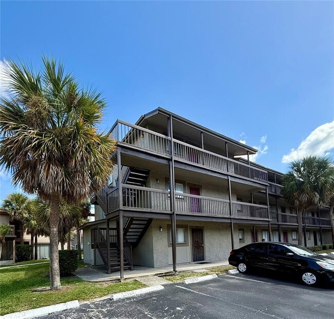 Building Photo - 6306 Newtown Cir Unit 6C5