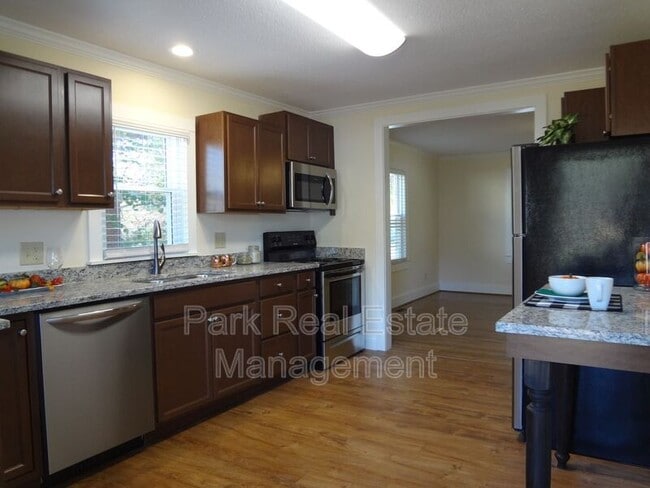 Photo - 602 Hillsborough Rd