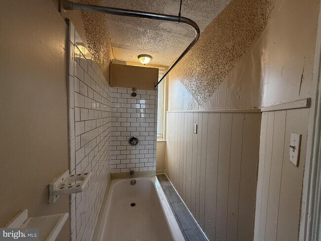 Photo - 3237 Hartville St