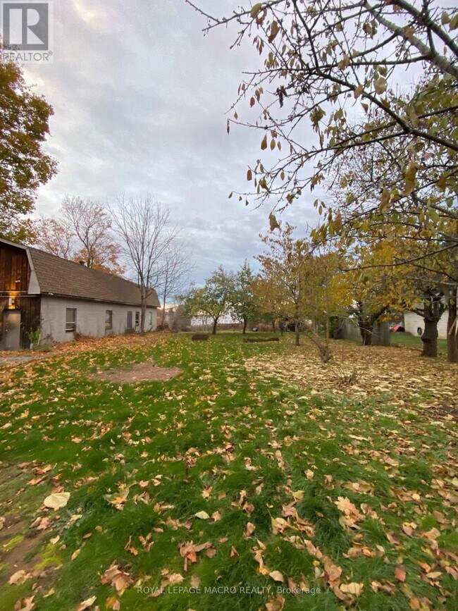 Photo - 260 Main St W