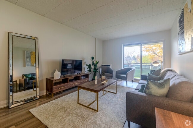 Photo - Silvercreek Parkway