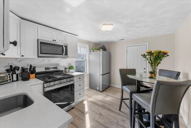 Photo - 49 Massasoit Ave Unit 2